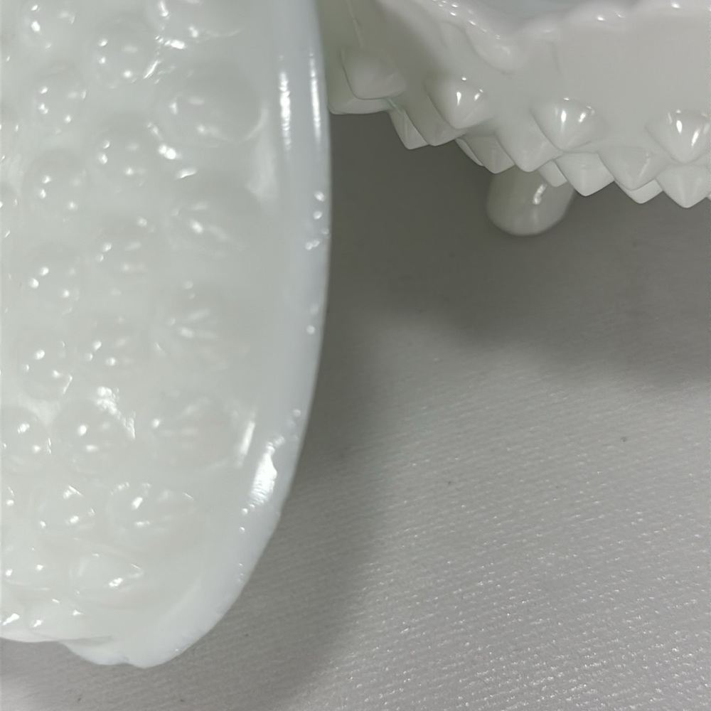 Vintage Fenton Hobnail - Milk glass Dish with Lid - Picture 10 of 17